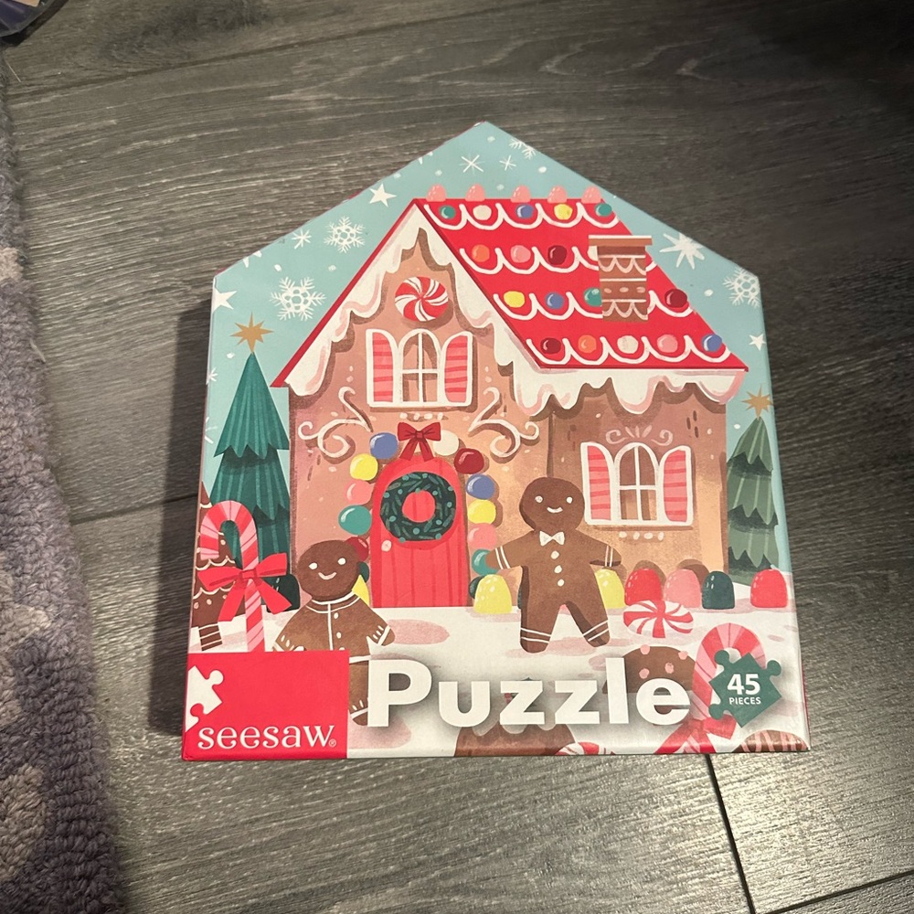Gingerbread House Puzzle - 45 Pieces